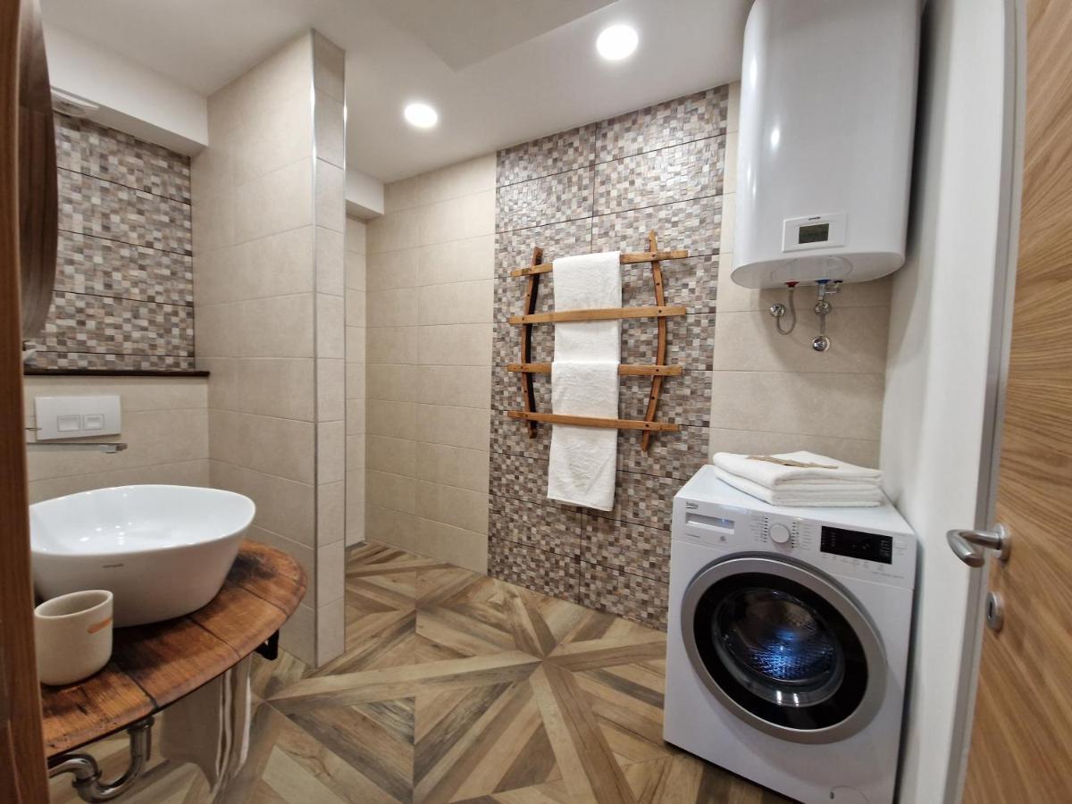 Wine & Apartment Vinales Koper Bagian luar foto