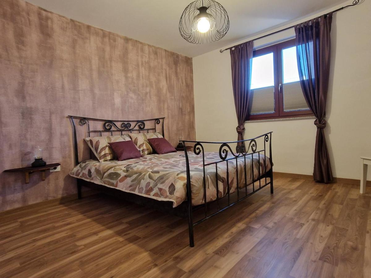 Wine & Apartment Vinales Koper Bagian luar foto
