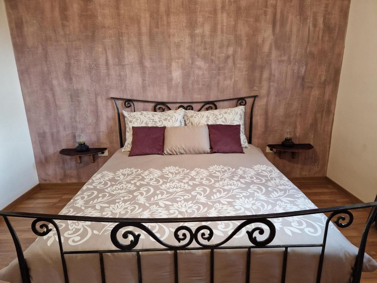 Wine & Apartment Vinales Koper Bagian luar foto
