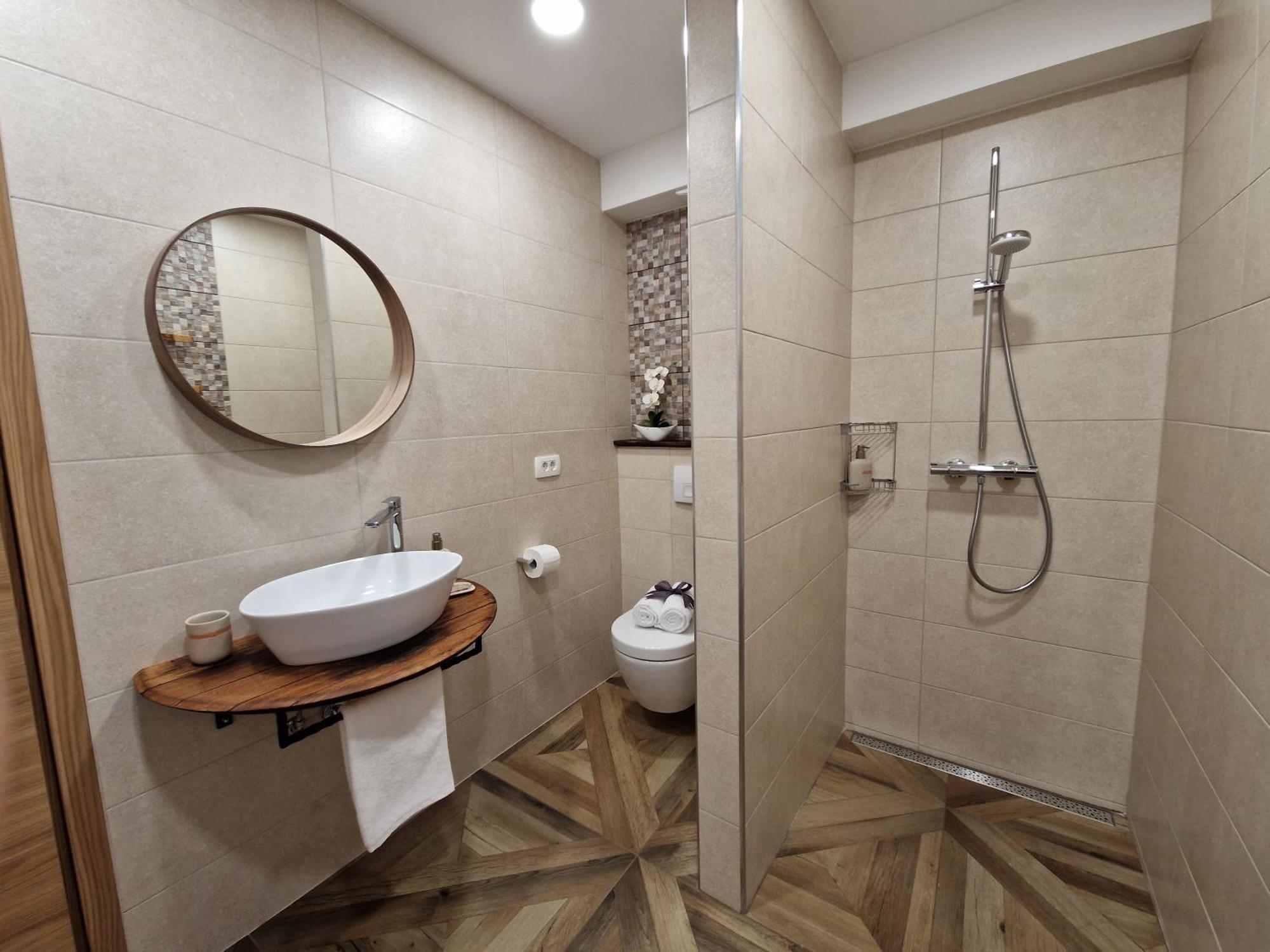 Wine & Apartment Vinales Koper Bagian luar foto